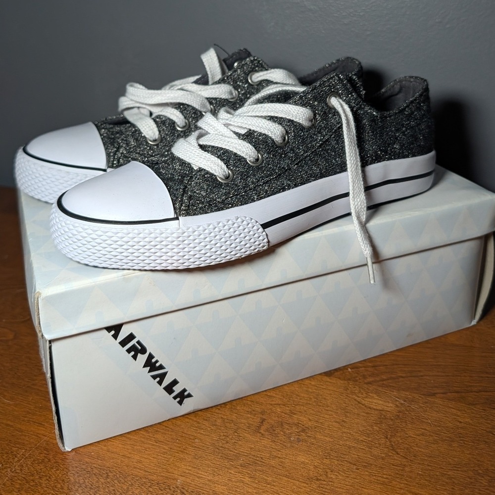 Airwalk Girls Charcoal Grey Glitter Low Top Lace Up Sneakers Shoes Size 4